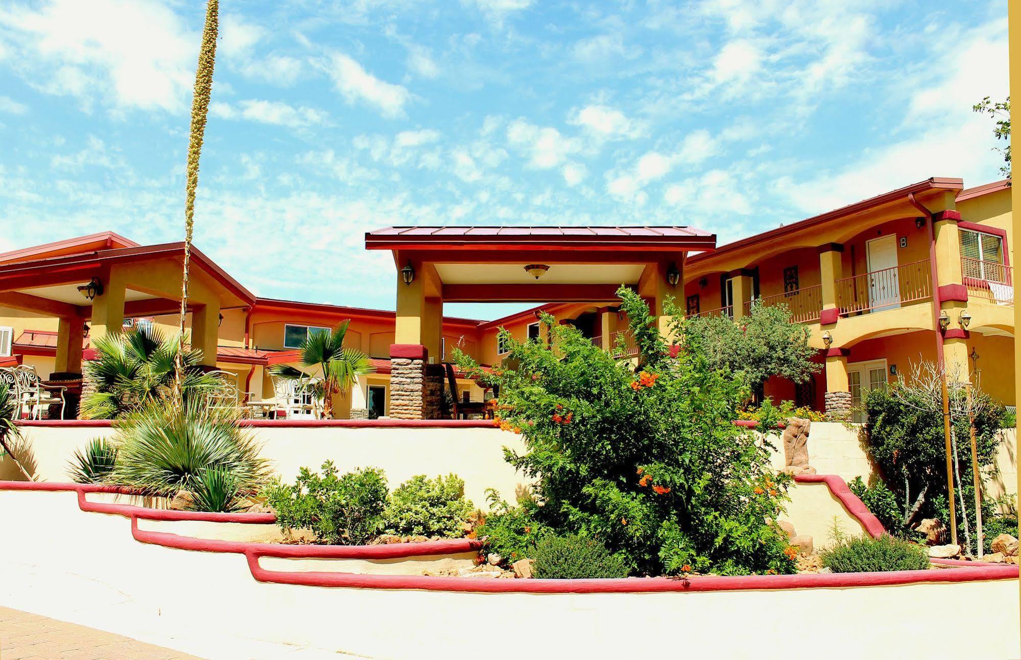 Dream Manor Inn Globe Exterior photo