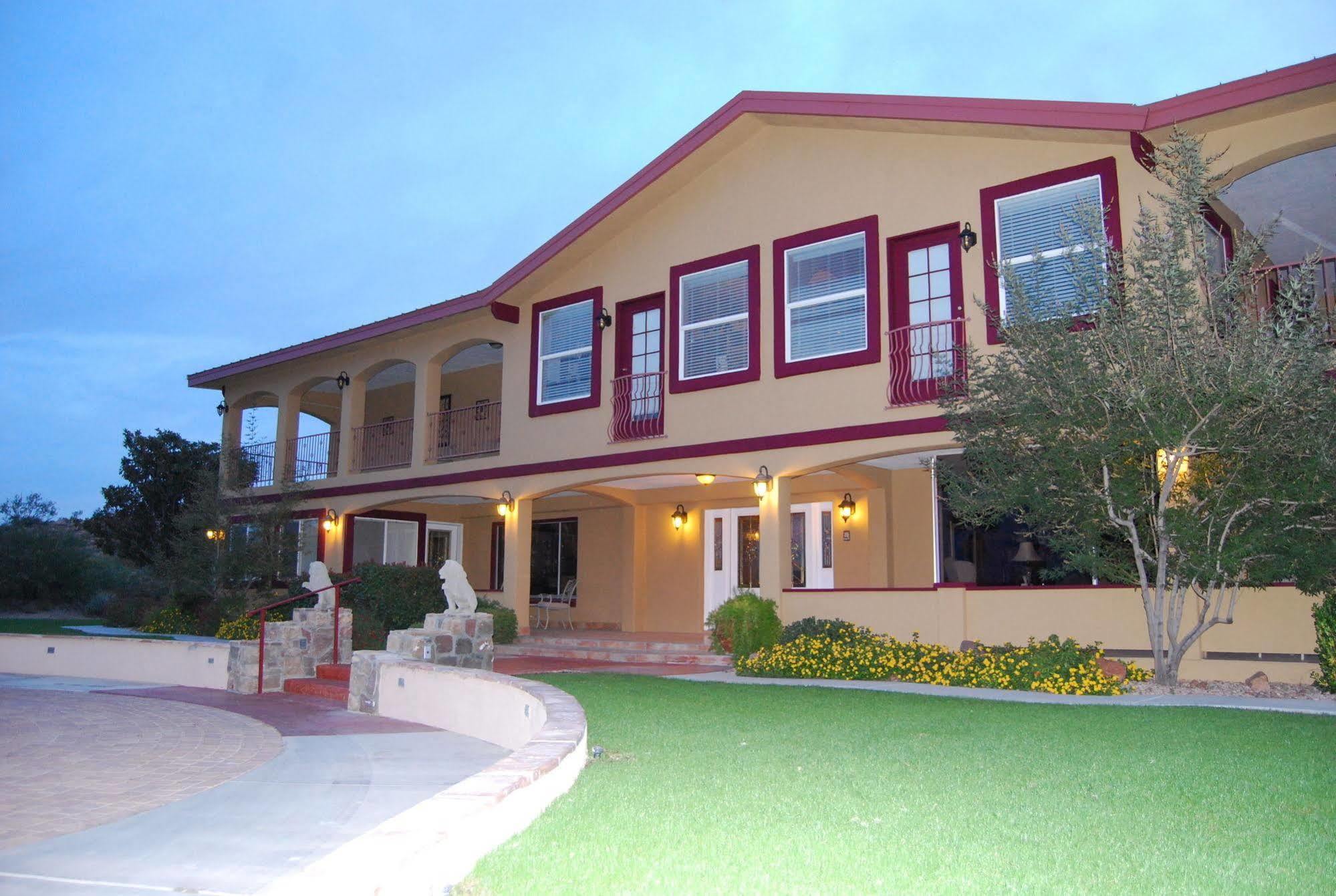Dream Manor Inn Globe Exterior photo